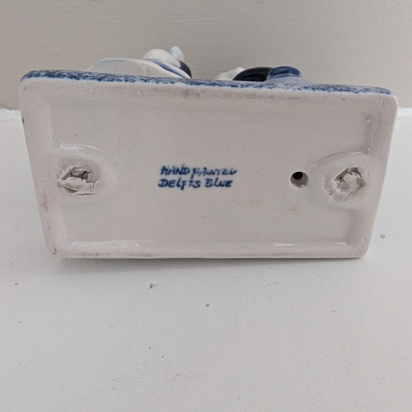 Vintage 1970's Deft Blue Kissing Couple Collectible - Picture 3 of 4